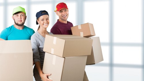 A welcoming Ealing home ready for relocation